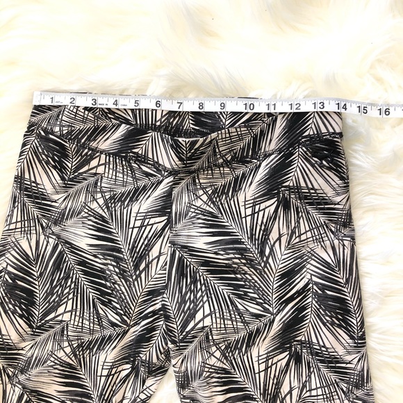 Pink Victoria Secret Active Wear Leggings Black - Picture 2 of 8